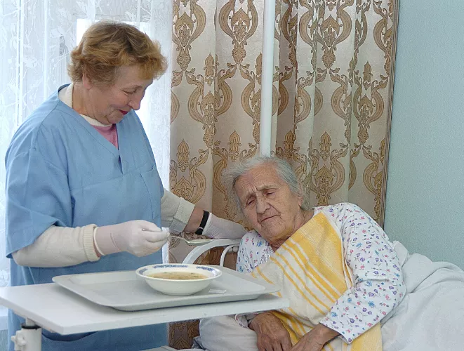 Сиделка для лежачего больного Услуги сиделки для лежачего больного